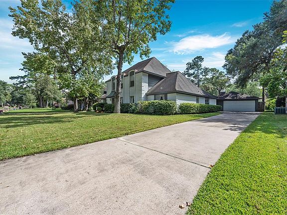 3rd image of 5723 Pine Arbor Dr