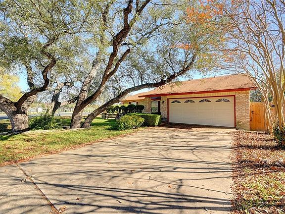3rd image of 12117 Grey Rock Ln