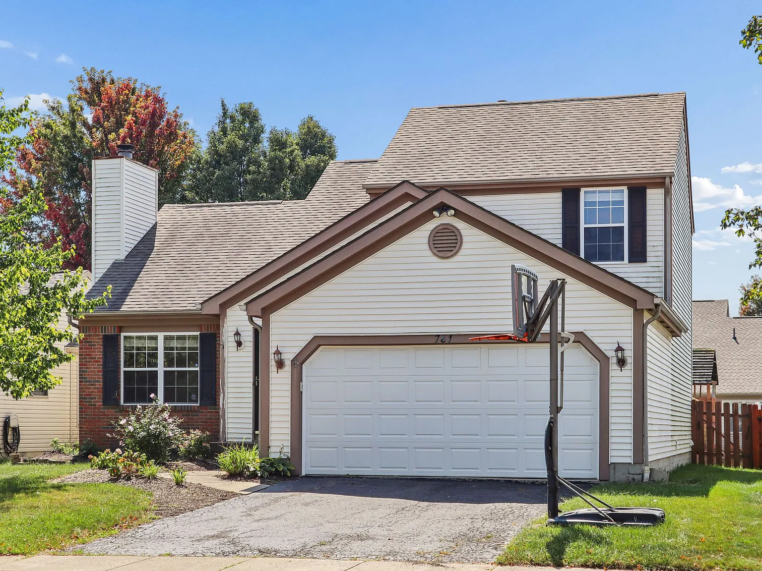 4 bed, 2.5 bath, 2500 sqft, $2,899 — Photo 1