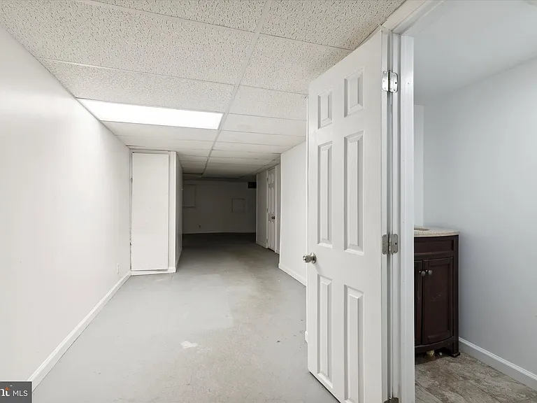 1723 N Willington St — Photo 23