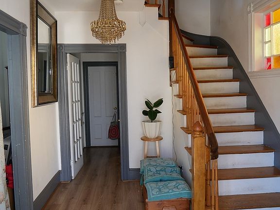 3rd image of 26 Eastman St