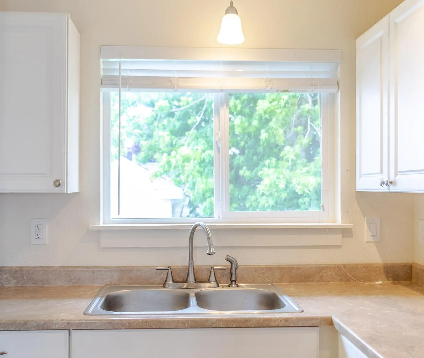 2 bed, $1,350 — Photo 2
