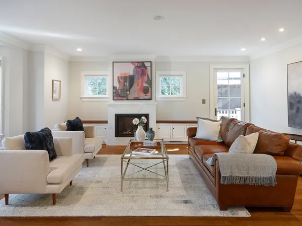 35 Willard St, Cambridge, MA 02138