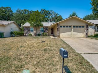 509 Livingston Dr, Hurst, TX 76053