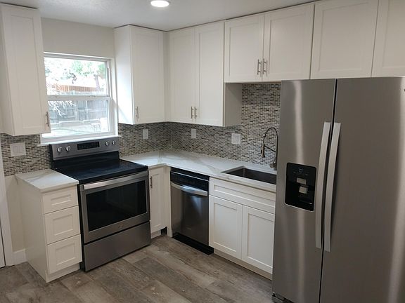Remodeled kitchen with all new Appliances.