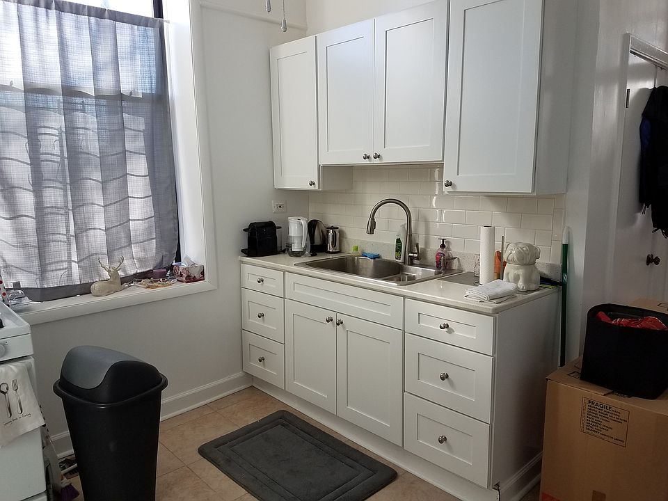 1st image of 2418 N Clybourn Ave #1R