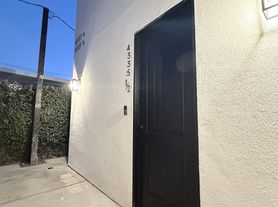 4335 Sunnyslope Ave, Sherman Oaks, CA