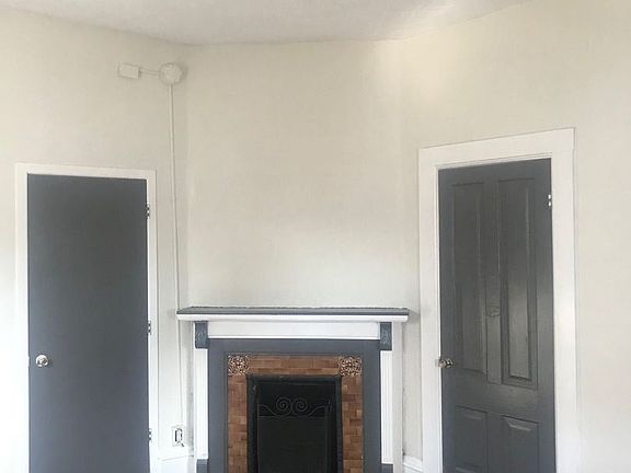 2nd image of 415 4th St SE #8411527