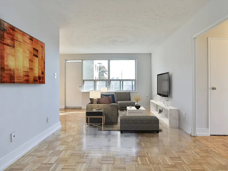 35 Spencer Ave — Photo 26