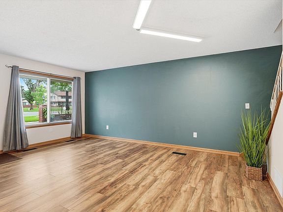 5th image of 193 96th Ln NE