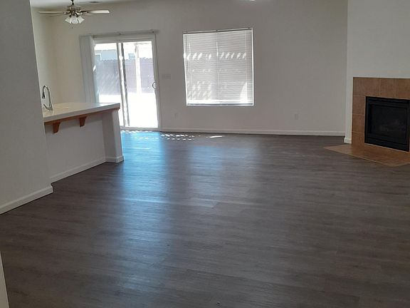 4th image of 2527 E La Vida Ave