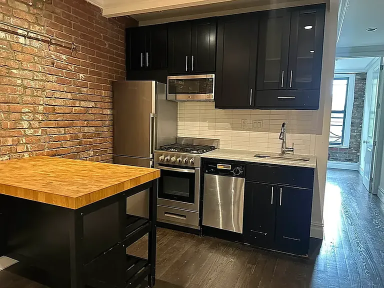 133 E 4th St #6222 — Photo 3