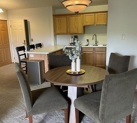 3rd image of 1321 Lake Dr Unit 320