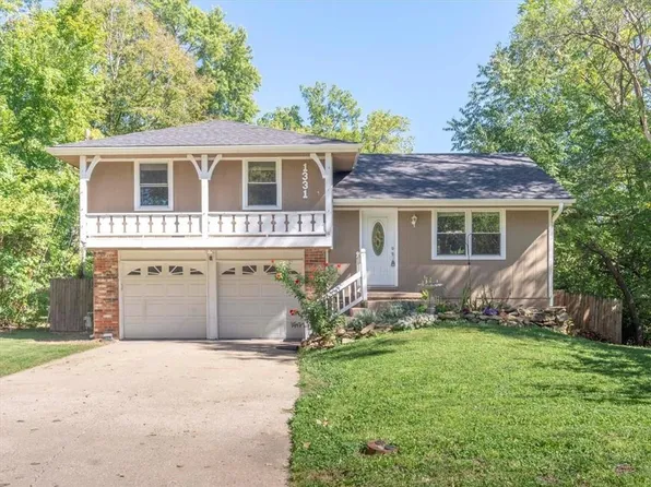 1331 Safari Dr, Saint Joseph, MO 64506