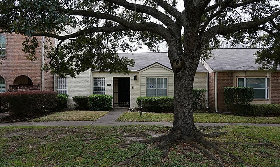 1st image of 11910 Southlake Dr