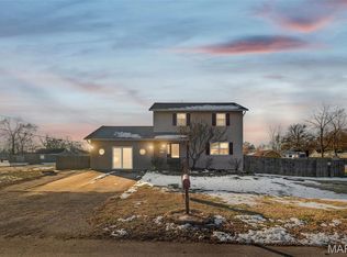 350 Illinois Ave, Wood River, IL 62095