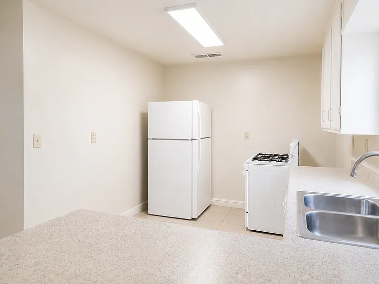 4027.5 Park Blvd #4027.5 — Photo 3