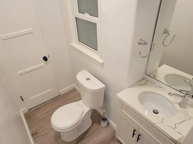 133 N Kings Rd #1/2 — Photo 29