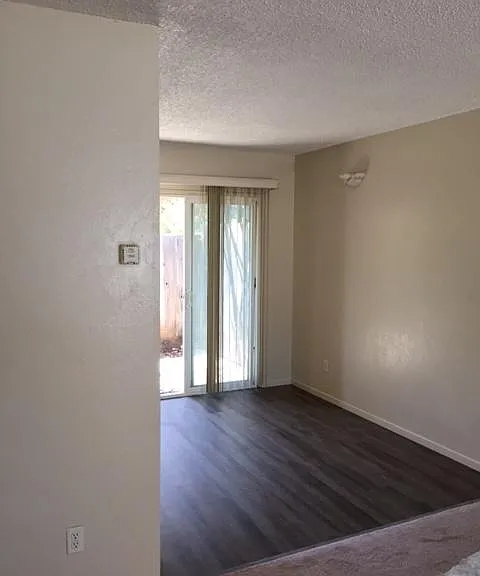 130 Toledo St — Photo 13
