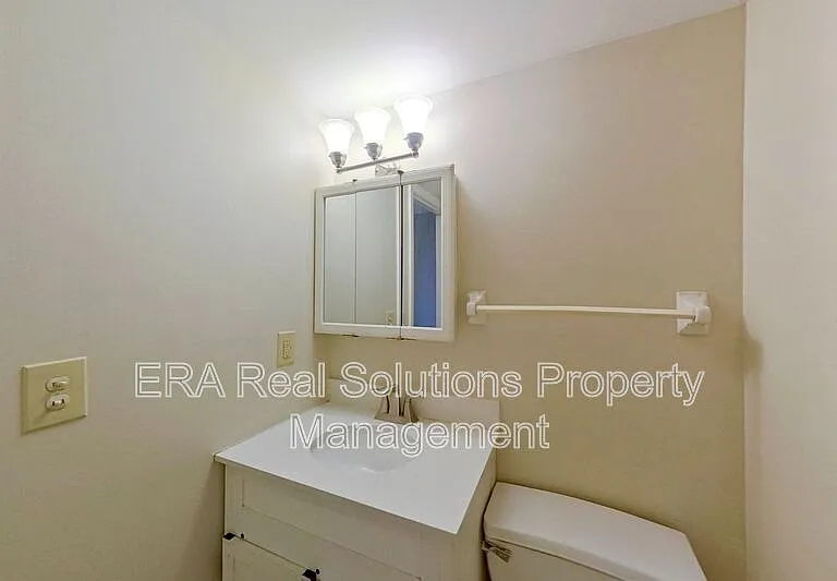 2462 Hiawatha St — Photo 16