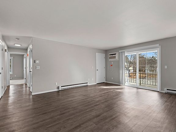 4th image of 40 Fountain Cir #0