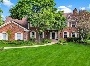 355 Trinity Ln, Oak Brook, IL 60523