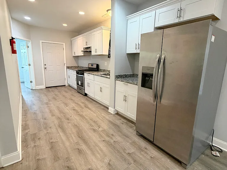 7724 S Essex Ave #3 — Photo 3