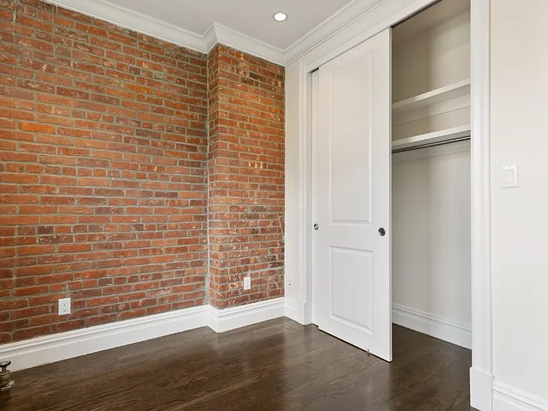 350 E 13th St #7 — Photo 5