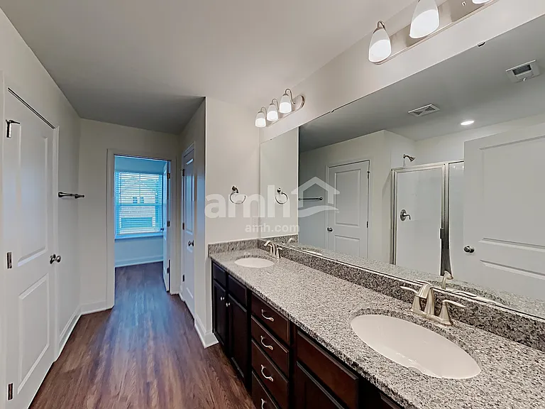 2128 Laurel Village Cir — Photo 13