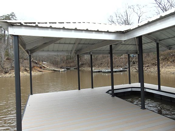 5th image of 112 Mistletoe Ln