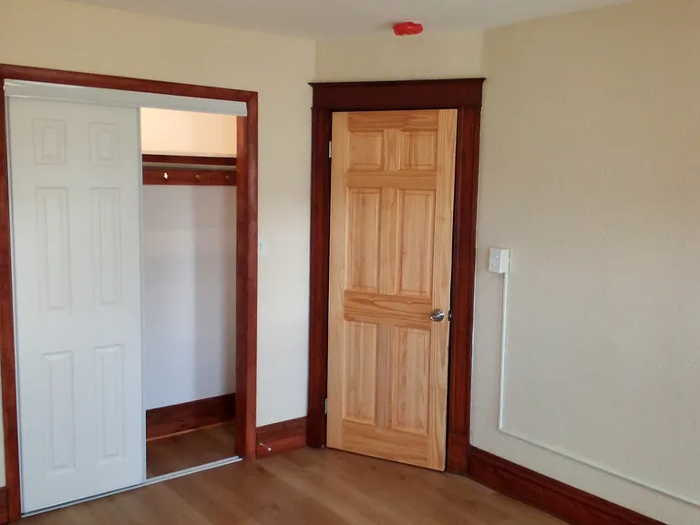 548 10th St #2 — Photo 31