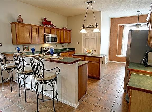 4th image of 2340 Havard Oak Dr