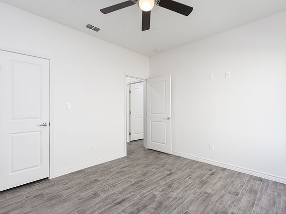 5th image of 815 N 15th Pl #A