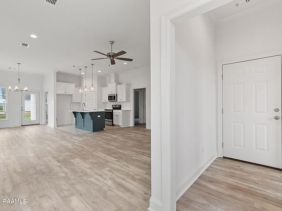 4th image of 801 Braxton Dr