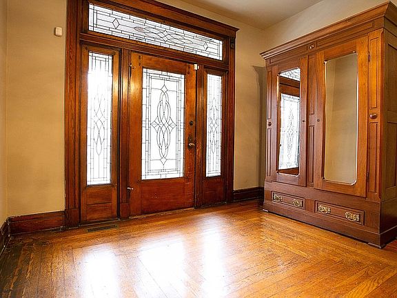 4th image of 1626 Pullan Ave
