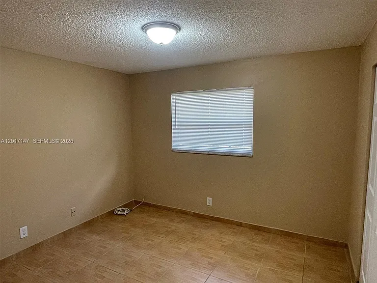 5960 NW 20th St #5960 — Photo 7