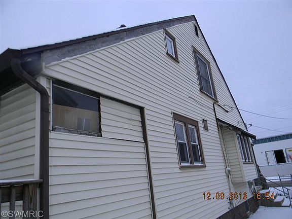 5th image of 2251 Beverly Ave SW