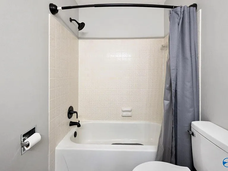 2080 Woodlawn Dr SW #2080 — Photo 9