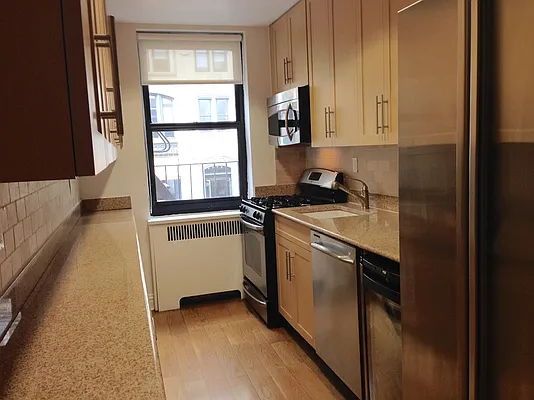 Rented by Stonehenge NYC LLC | media 11