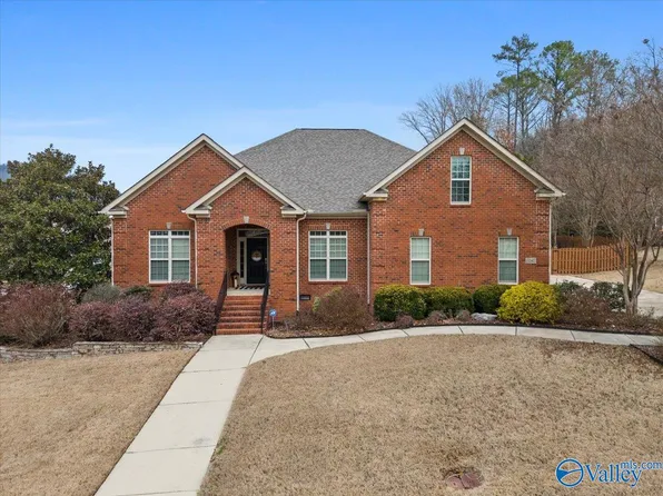 7047 Pale Dawn Pl SE, Owens Cross Roads, AL 35763