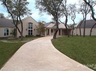 104 Winding Way Dr, Hill Country Village, TX 78232