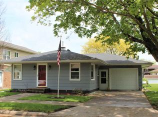 211 Elk St, Sabula, IA 52070