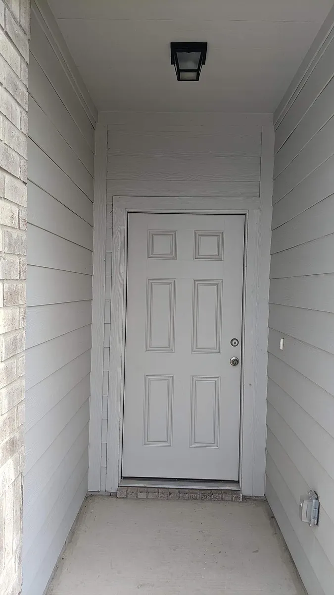 Front entrance - 1205 Whippletree Trl
