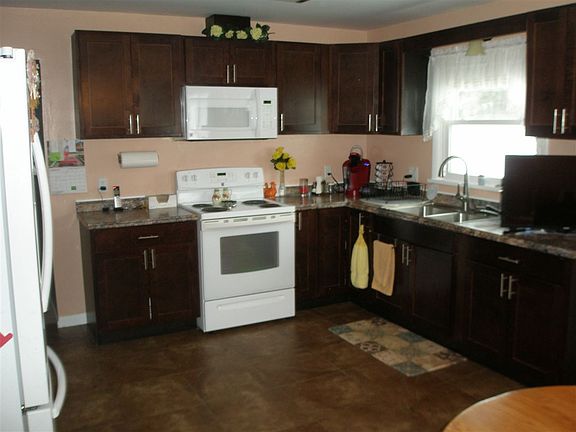 3rd image of 1041 Westfield Dr