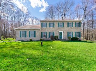 1516 Greensleave Cir, Hubbard, OH 44425