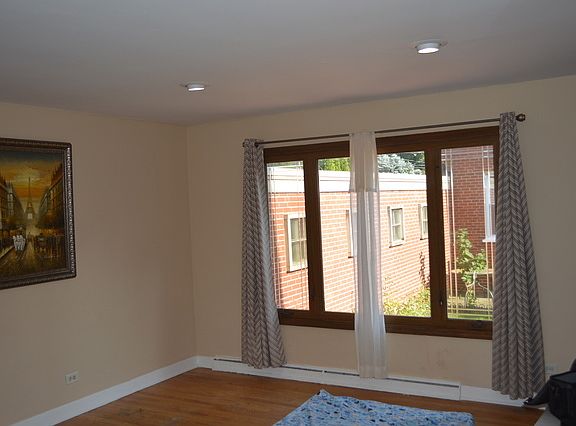 3rd image of 6221 N Cicero Ave #A
