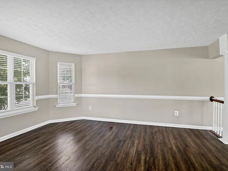 10886 Moore St — Photo 15
