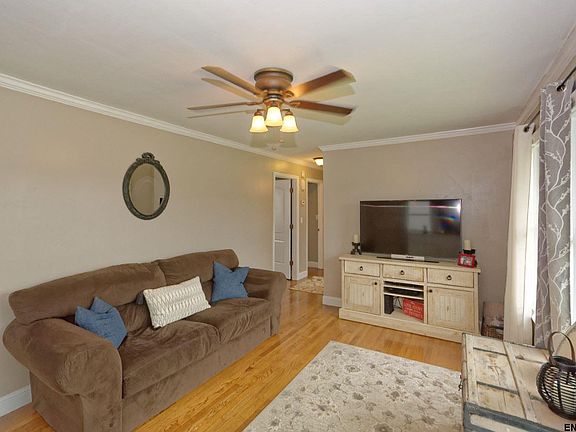5th image of 10 Terri Ave
