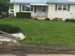108 E Adams St, Paden City, WV 26159
