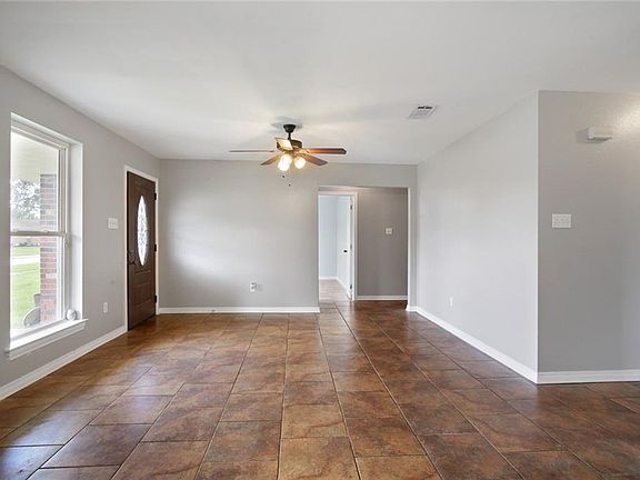 5th image of 3605 Lyndell Dr